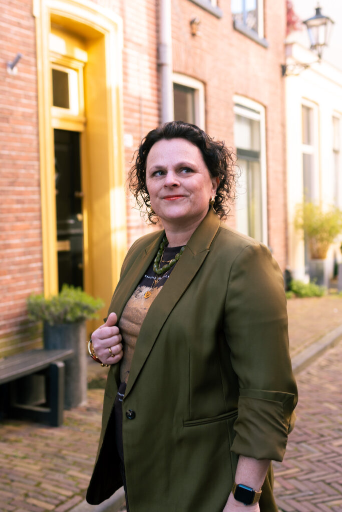 Foto van kleur-en stijlconsulent Sandra Kort van Kortom Kleur
